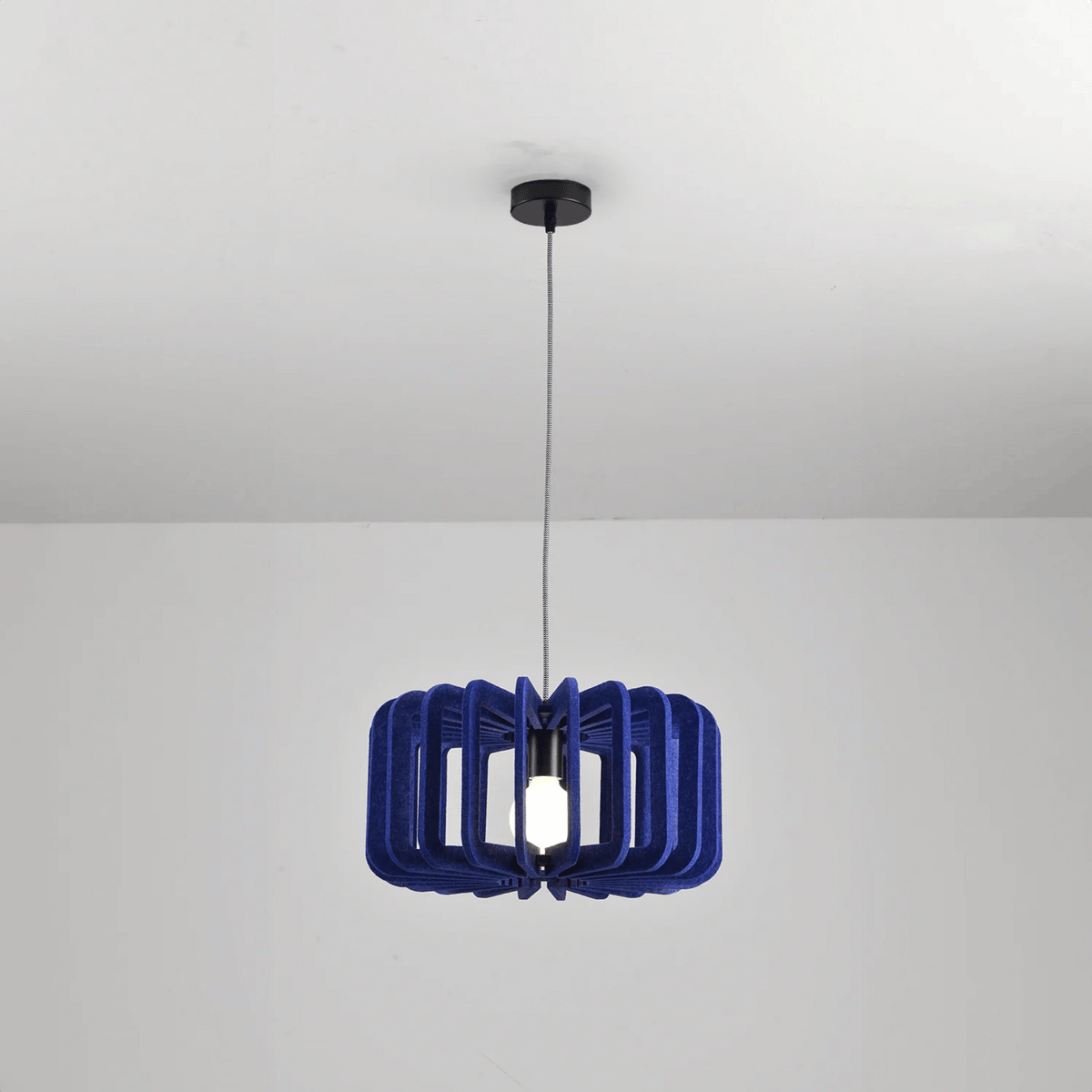 Noise-Reducing Felt Hanging Lamp – Sound-Absorbing Cone Pendant for Dining Rooms, Cafes & Open Spaces | Thomler