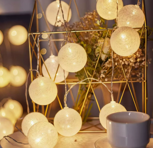 Navando | Decoratieve Lichtslinger Met Zachte Bolletjes