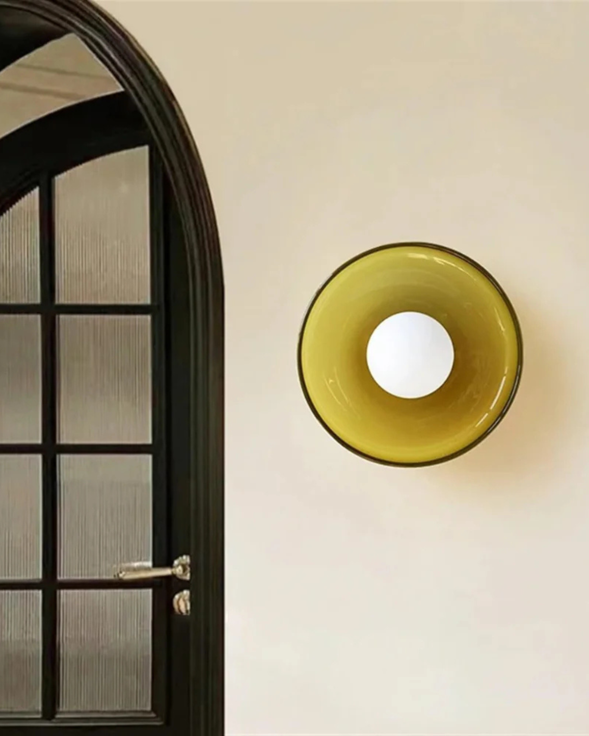 Moderne ronde plafondlamp van glas en ijzer – minimalistische designlamp voor woonkamer en slaapkamer met warme lichtkleur | Sansoti