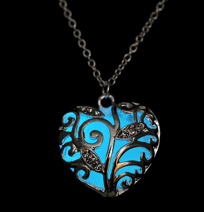Luminous Heart Pendant Necklace – Glow-in-the-Dark Jewelry for Women – Adjustable 16-18 in Chain – Hypoallergenic Stainless Steel – Gift | Thomler