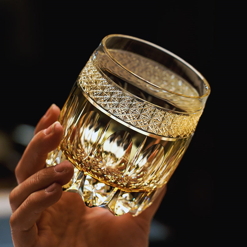 Hand-Cut Crystal Whisky Glass with Starburst Pattern, Gift-Boxed Japanese Tumbler for Spirits | Thomler