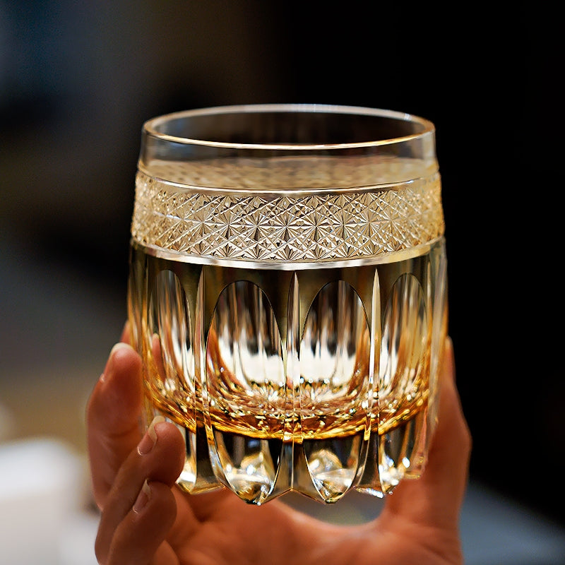 Hand-Cut Crystal Whisky Glass with Starburst Pattern, Gift-Boxed Japanese Tumbler for Spirits | Thomler