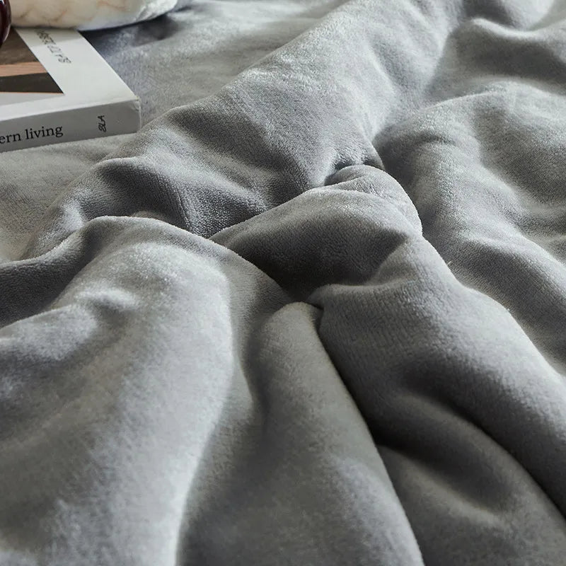 Ultra-Soft Fleece Throw Blanket for Couch & Bed – Cozy Winter Warmth & Modern Comfort for Living Room, Bedroom & Home Decor | Thomler