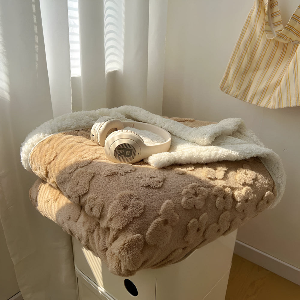 Sherpa Fleece Throw Blanket – Year-Round Warmth & Softness for Couch, Bed & Travel | Thomler