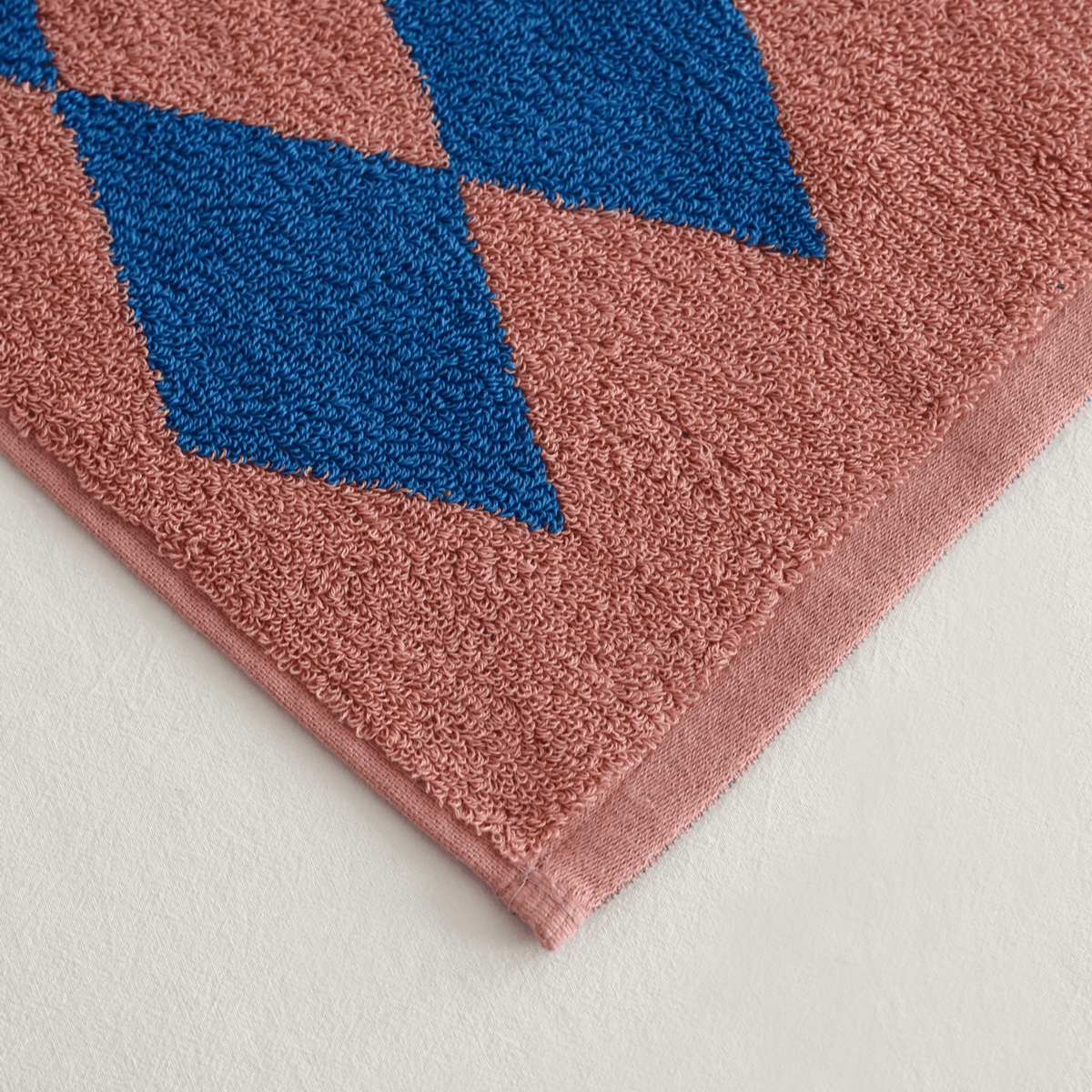 Diamond-Stripe 100% Cotton Bath & Face Towel Set – Vintage-Inspired Absorbent Terry for Bathroom, Beach & Travel | Thomler