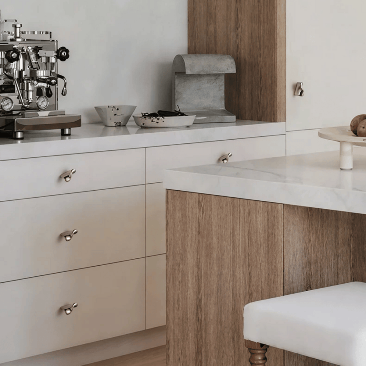 Solid Brass Cabinet Pulls & Drawer Hardware – Sleek Modern Design for Kitchen & Furniture | Thomler