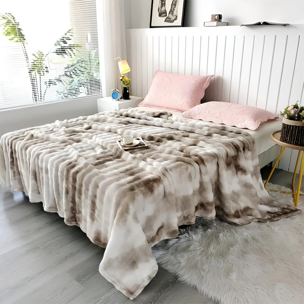 Swirl-Dyed Faux-Fur Throw Blanket – Plush & Cozy Year-Round for Couch, Bed & Travel | Thomler