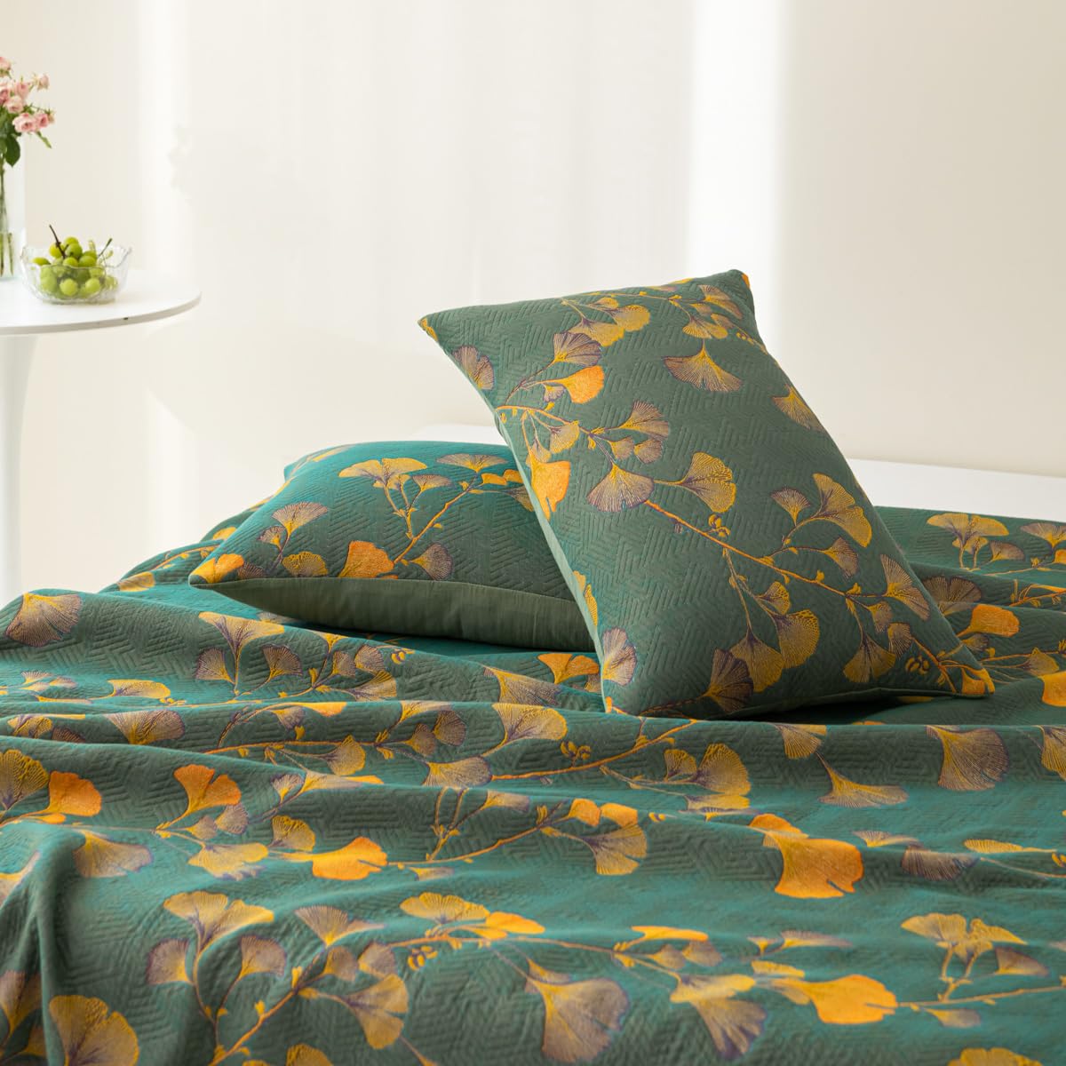 Reversible Cotton Throw Blanket with Ginkgo Leaf Pattern – Lightweight Summer Quilt for Bed, Sofa & Travel | Thomler