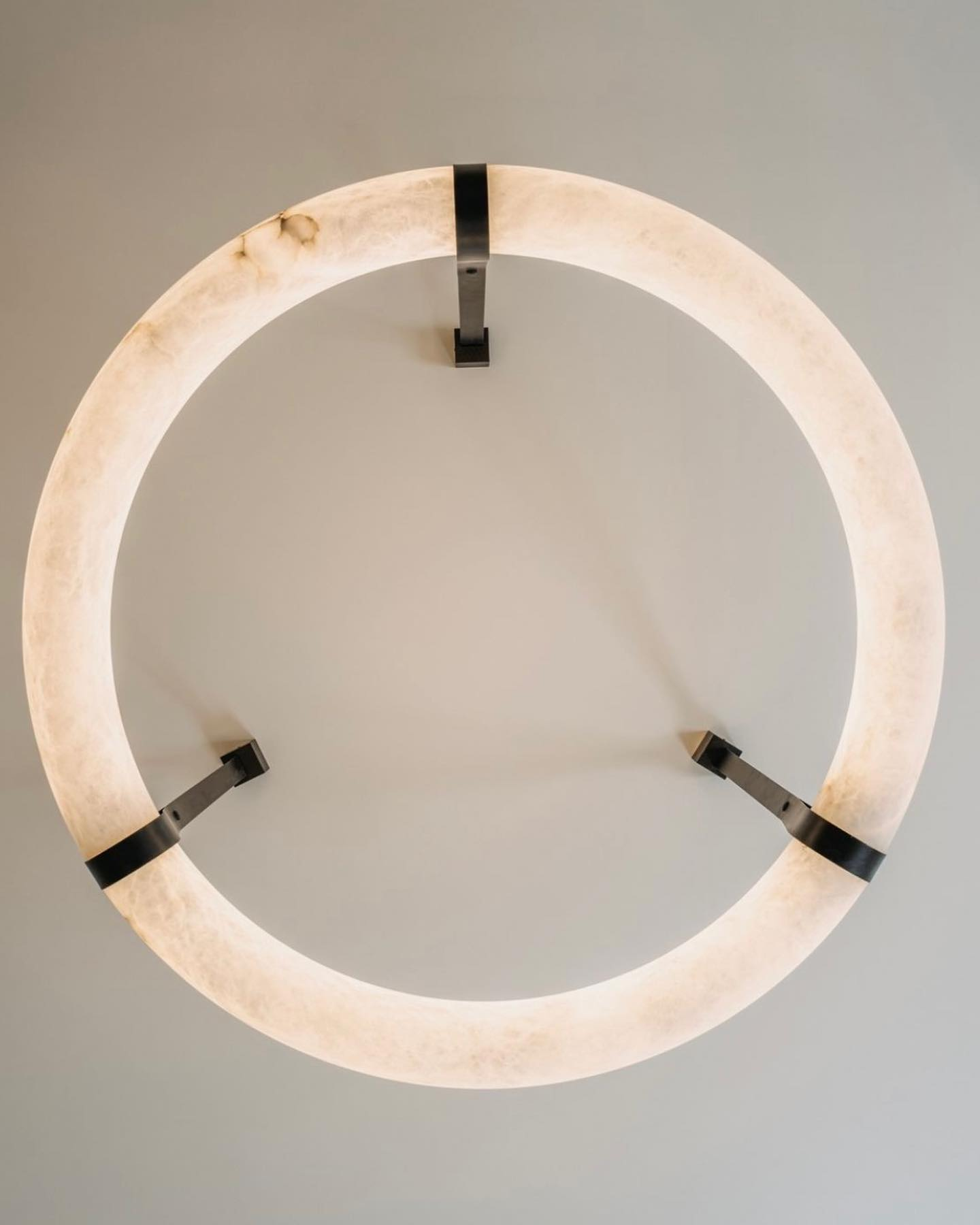 Pendant Light Alabaster Ring LED Ø 120.0 cm Gold Dining Room Halo Hanging Ceiling Lamp Adjustable | Thomler