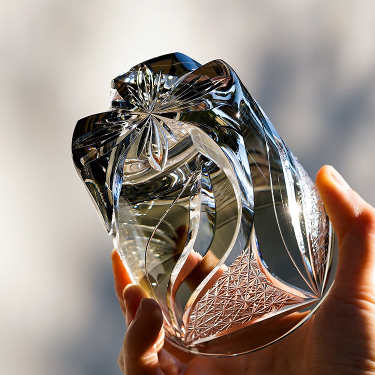 Japanese Cut Crystal Whisky Tumbler with Flame-Carved Pattern & Presentation Box for Spirits | Thomler