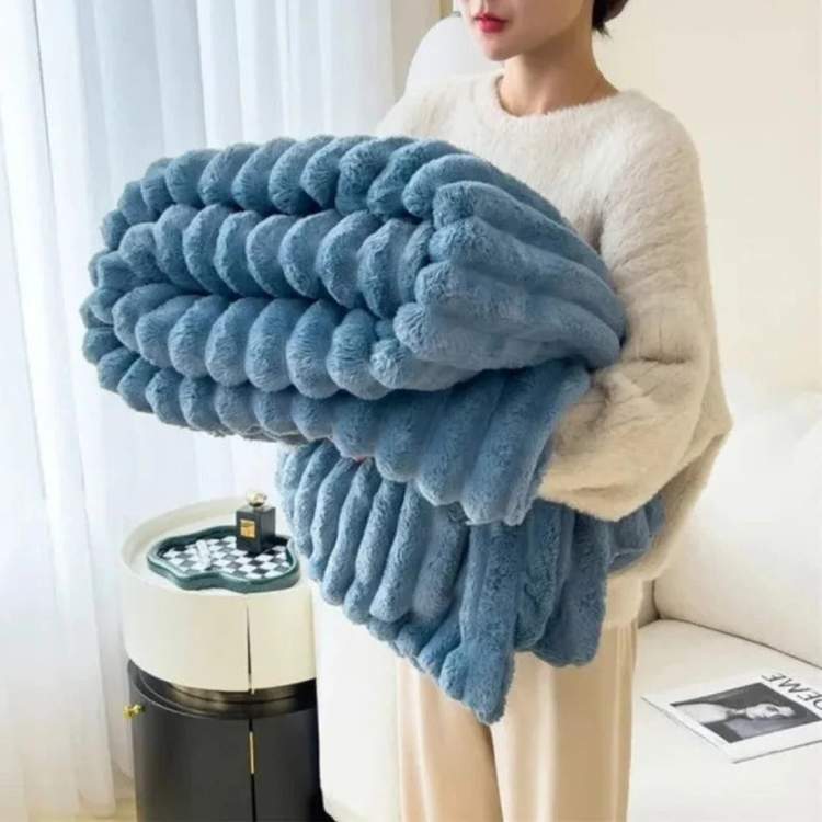 Plush Striped Throw Blanket - Faux Fur Weighted Comfort Blanket for Couch & Bed - Ultra Soft Decorative Stripe Pattern for Living Room & | Thomler