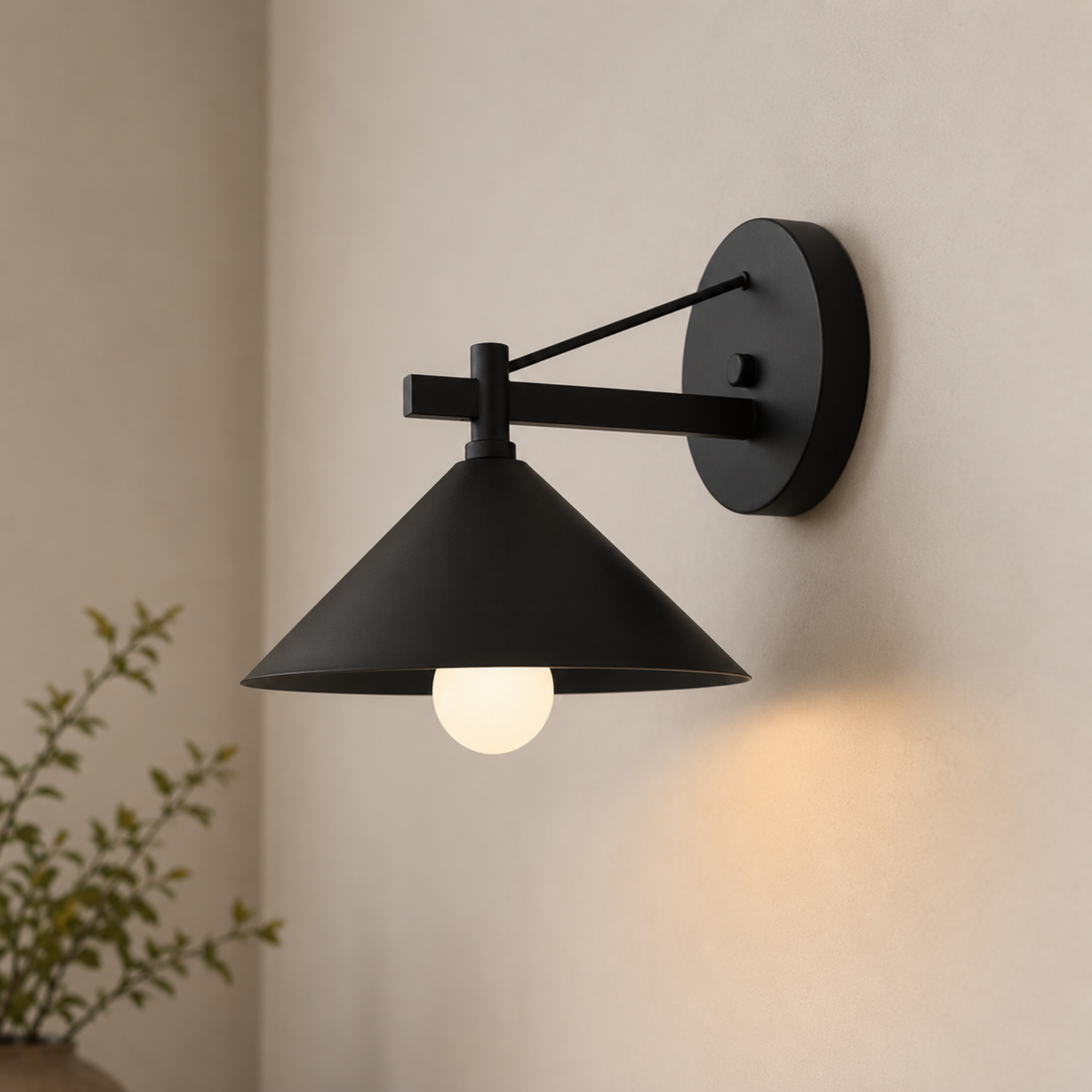 Metal Geometric Sconce for Porches, Patios & Entryways – Weatherproof E27 Fixture | Thomler