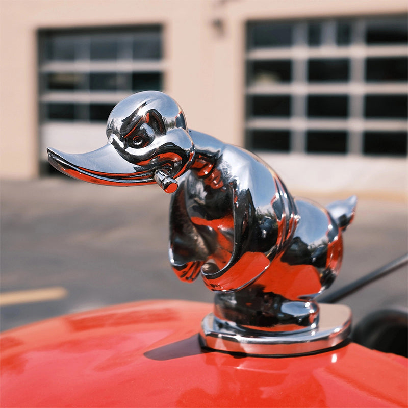 Chrome Duck Radiator Ornament – Classic Car Accent Figurine for Grille or Desktop Display – Silver & Black Finish | Thomler