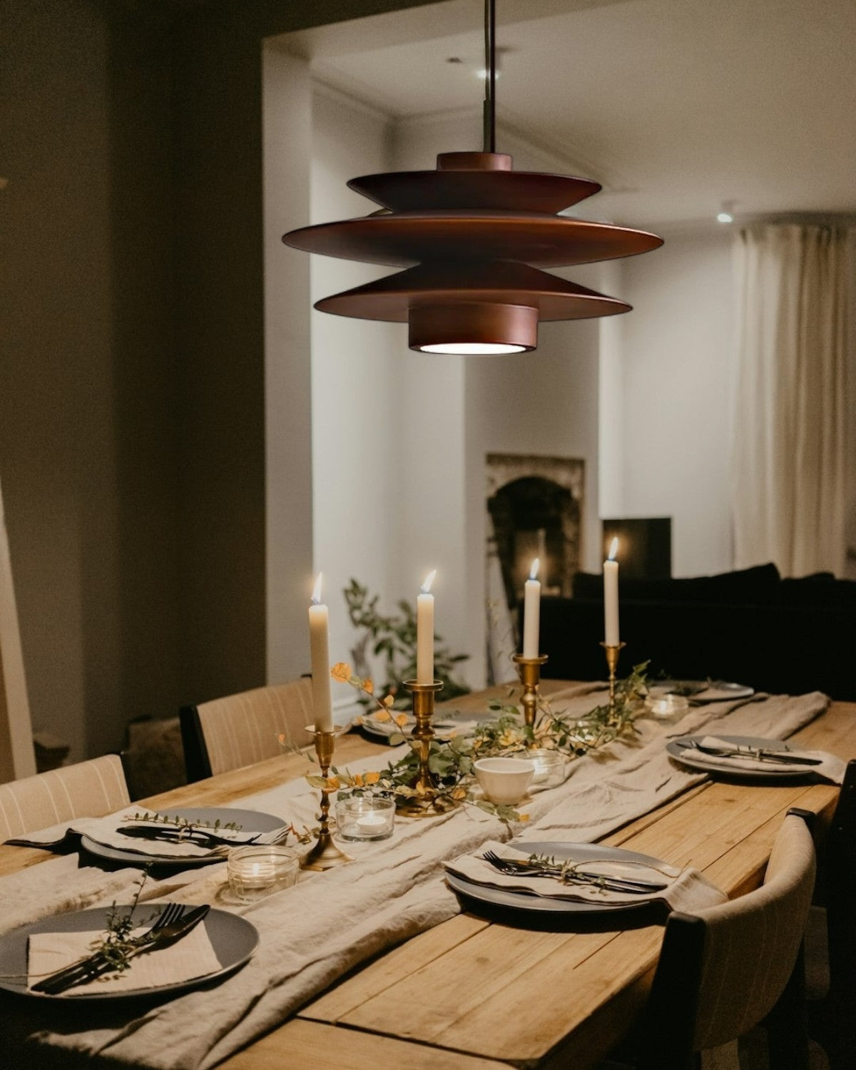 Moderne walnoot houten hanglamp met gelaagd design – stijlvolle plafondlamp voor eetkamer en woonkamer met warme lichtverspreiding | Sansoti