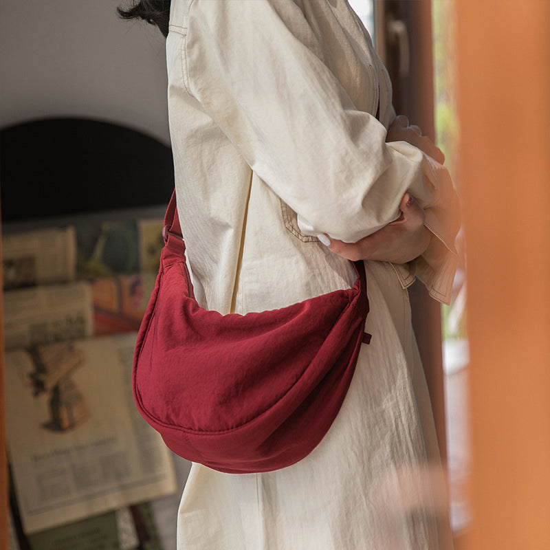 Curved Shoulder Bag for Women – Soft PU Leather Crossbody Purse with Adjustable Strap for Everyday Wear & Travel | Thomler