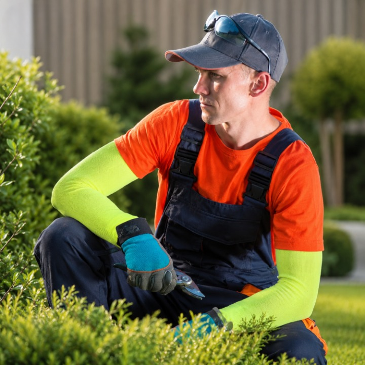 Cut-Resistant Forearm Guards with Hook-and-Loop Straps – 16 Inch Protection Sleeves for Gardening & Workshop Use | Thomler