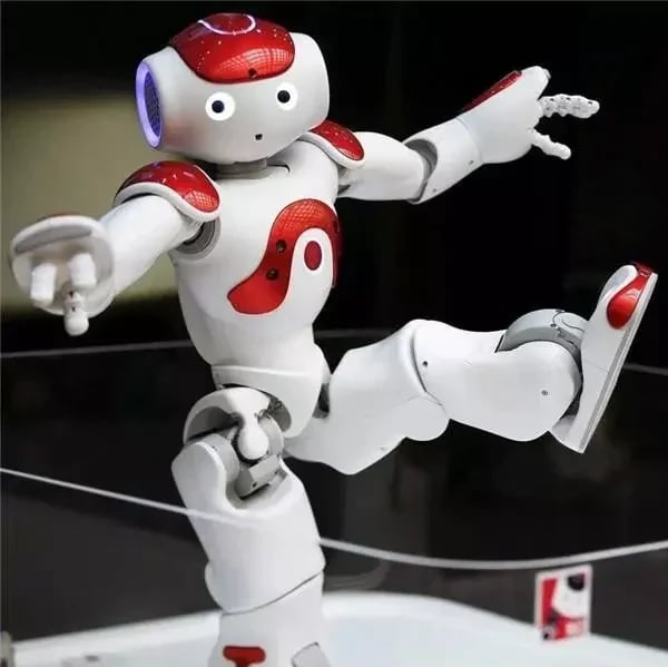 Interactive Gesture-Controlled Dancing Robot Toy for Kids Ages 8+ with Remote, Music & Rechargeable Battery | Thomler