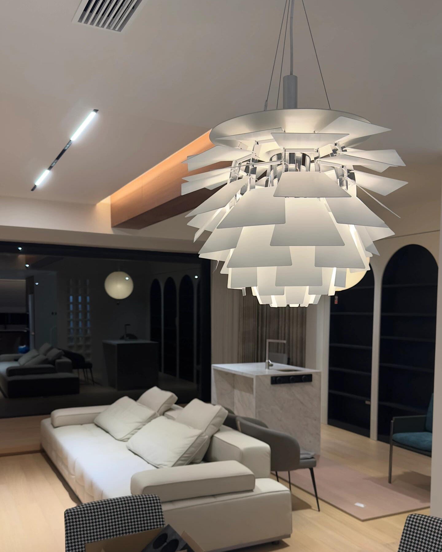 Pendant Light Metal 48.0 cm 18.9" Warm White Dining Room Adjustable Hanging Ceiling Lamp Pinecone Style E27 | Thomler