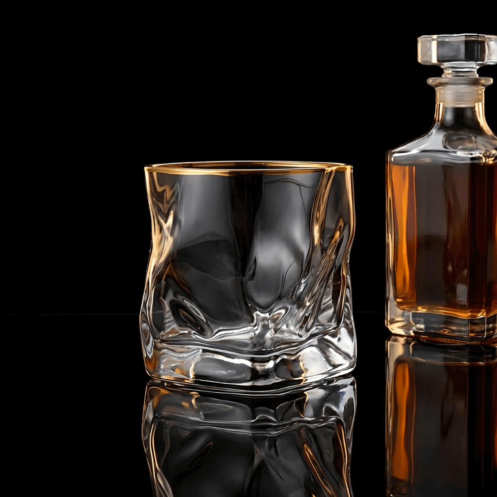 Japanese Textured Whiskey Tumbler with Gold Accents – Crystal Glass for Spirits | Thomler