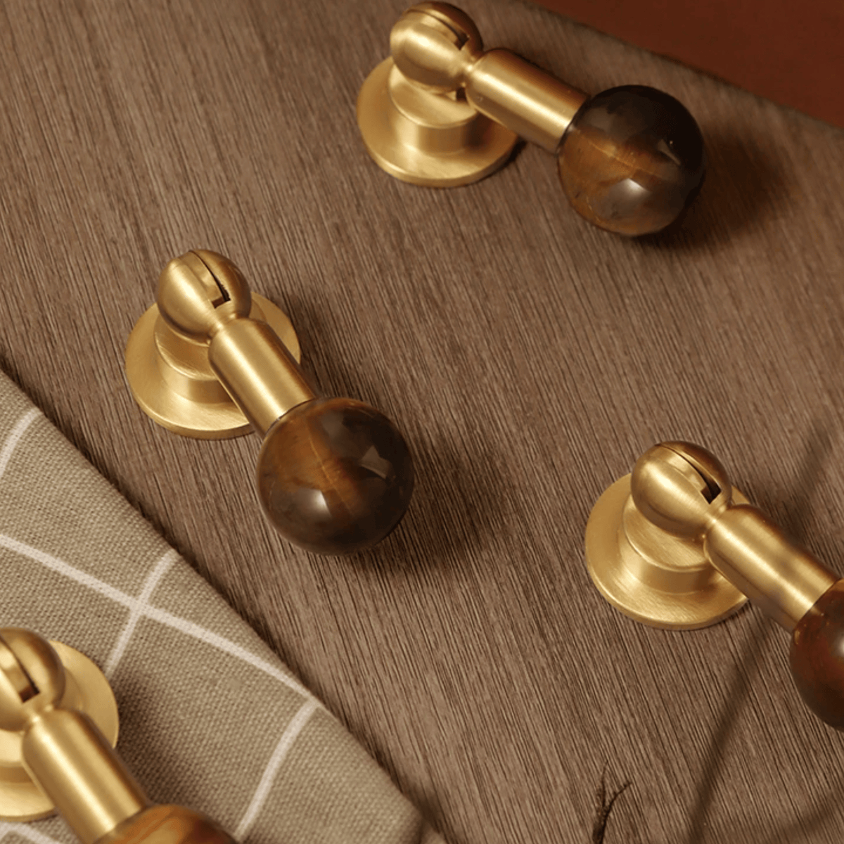 Decorative Brass & Crystal Knob for Cabinet Doors, Drawers & Furniture – Polished Hardware Pull Handle | Thomler