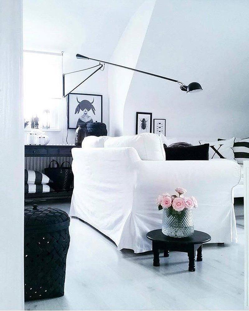 Articulated Metal Wall Light – Rotating Arm Industrial Sconce with Iron Counterweight for Living Room, Office & Commercial Spaces | Thomler