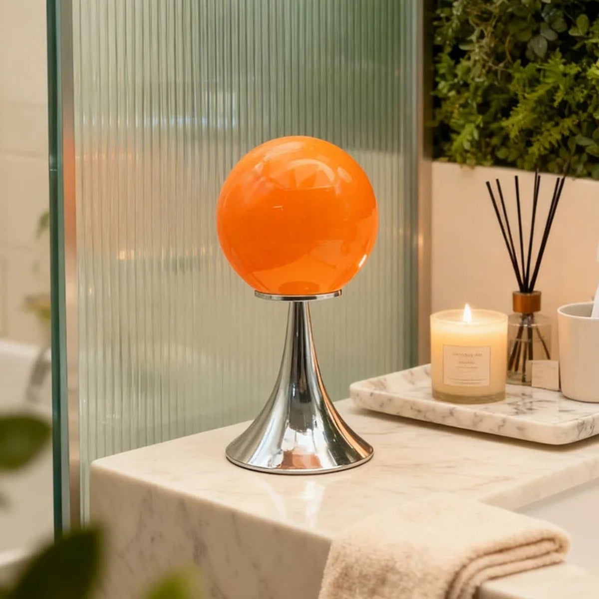Modern Globe Desk Lamp with Metal Stand – Bedside Accent Lighting for Living Room & Bedroom | Thomler