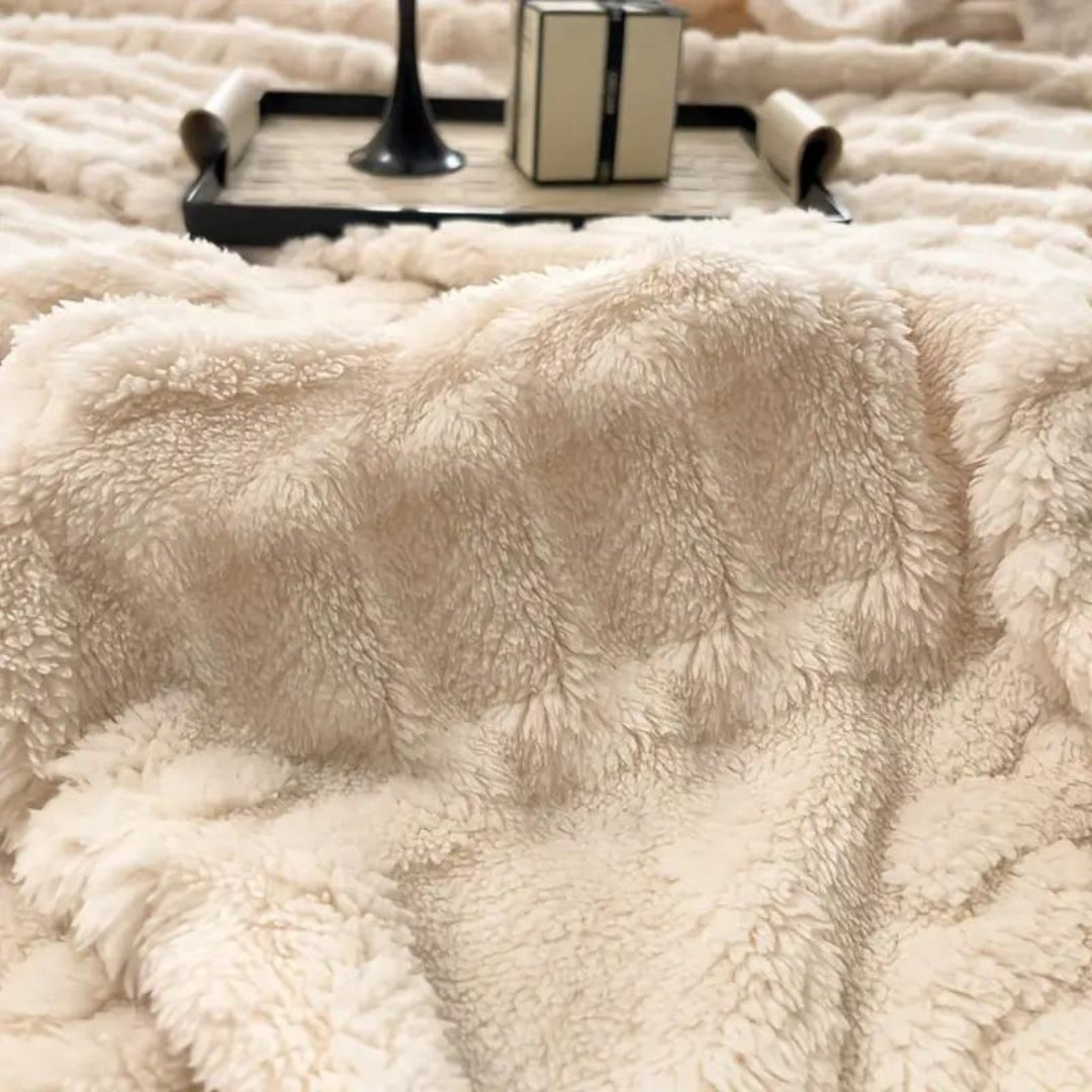 Plush Textured Fleece Throw Blanket – Year-Round Softness for Couch, Bed & Travel – Breathable 3D Knit Design – Perfect for Living Room | Thomler