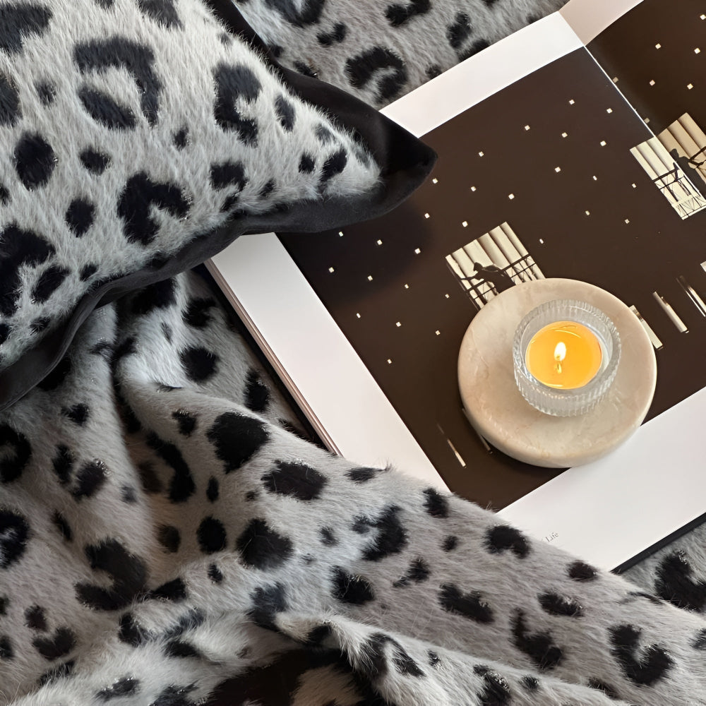 Plush Leopard Print Throw Blanket – Soft Microfiber Fleece Coverlet for Couch, Bed & Chair – Machine Washable – Jacquard Knit Lap Throw | Thomler