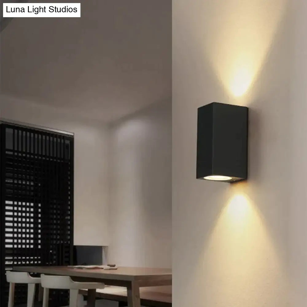 Waterproof Outdoor LED Wall Sconce for Porch, Garden & Entryway | Modern Aluminum Fixture, IP65 Rated | Thomler