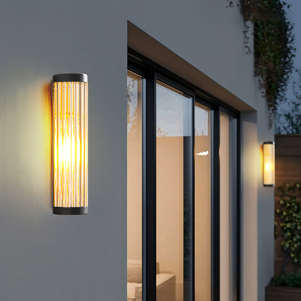 Outdoor Half-Cylinder Wall Sconce with Clear Glass Shade – Metal Construction for Patio & Entryway Lighting | Thomler