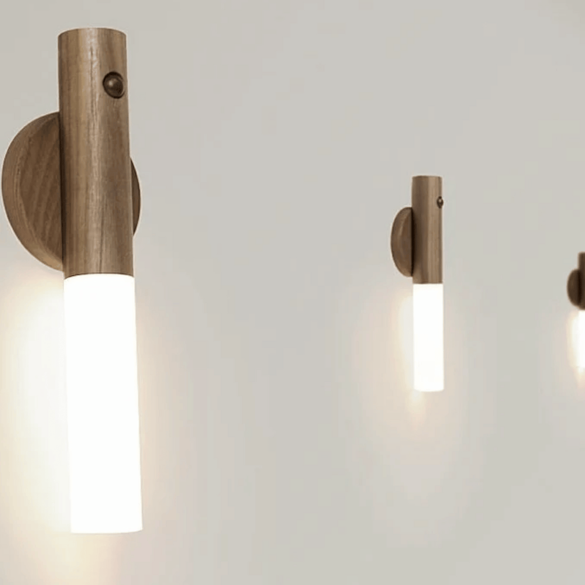 Motion-Sensing LED Night Light – Rechargeable Wall Mount for Hallways & Stairs | Thomler