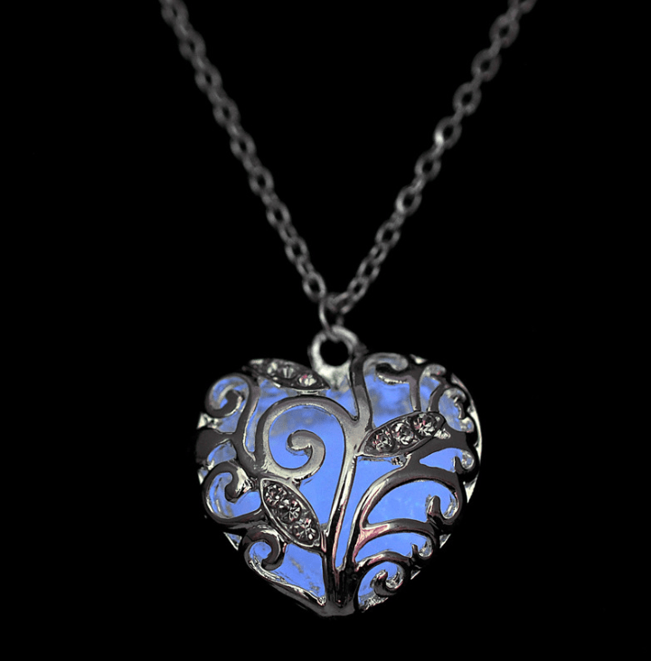 Luminous Heart Pendant Necklace – Glow-in-the-Dark Jewelry for Women – Adjustable 16-18 in Chain – Hypoallergenic Stainless Steel – Gift | Thomler