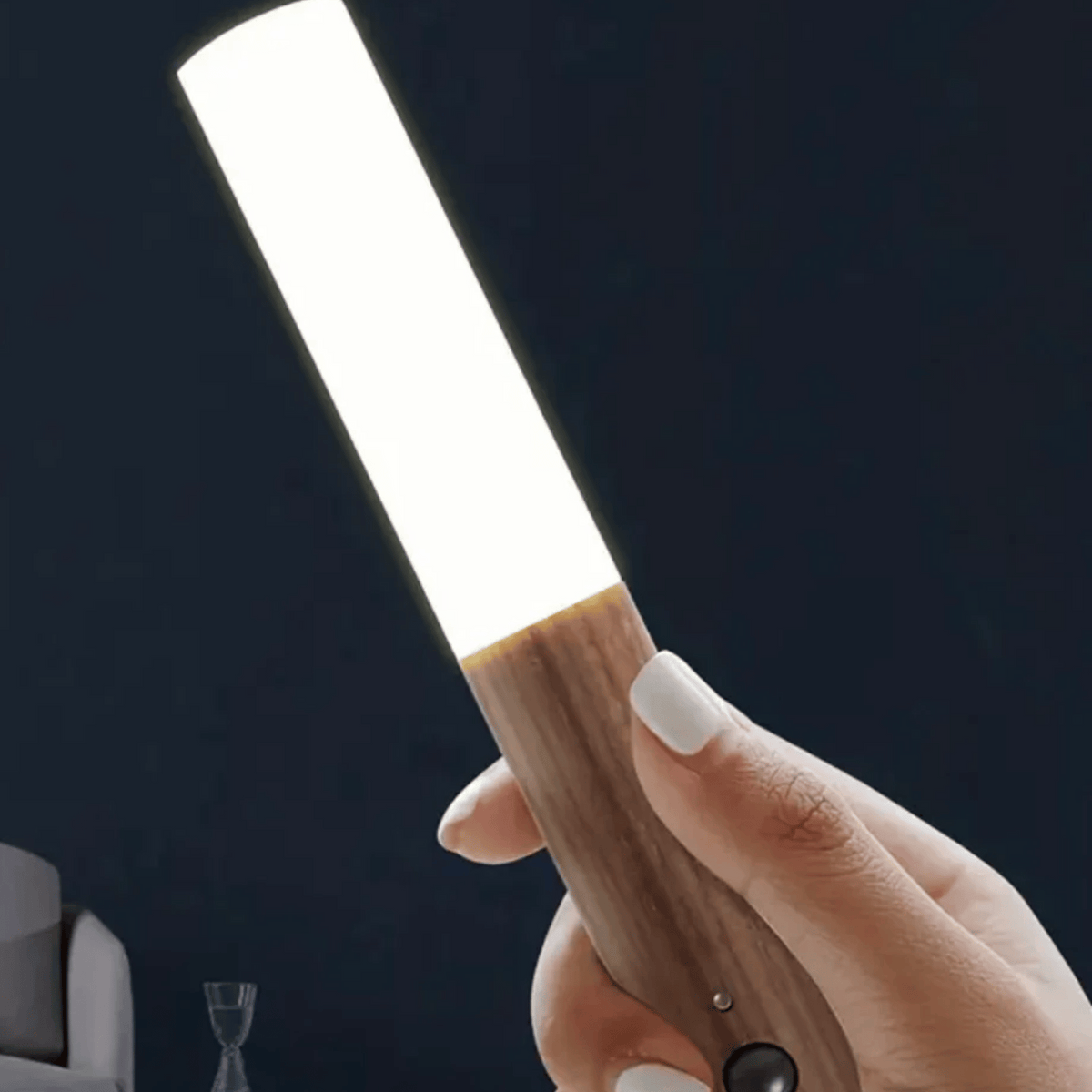 Motion-Sensing LED Night Light – Rechargeable Wall Mount for Hallways & Stairs | Thomler
