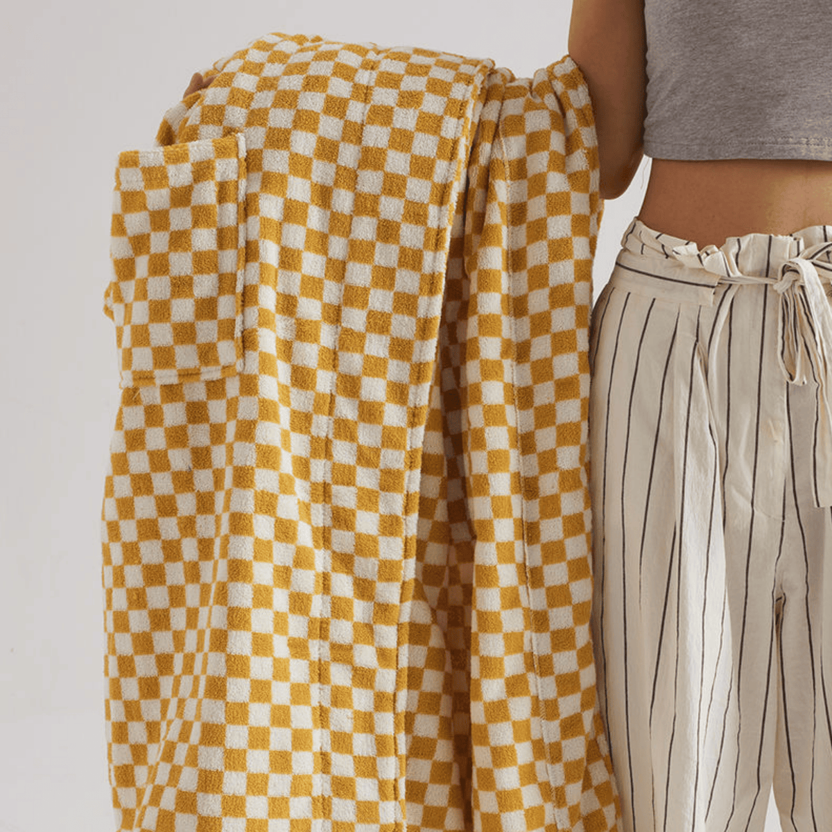 Checkered Terry Robe in Eco-Friendly Fabric for Men & Women – Soft Absorbent Loungewear for Spa Shower & Morning Routine | Thomler