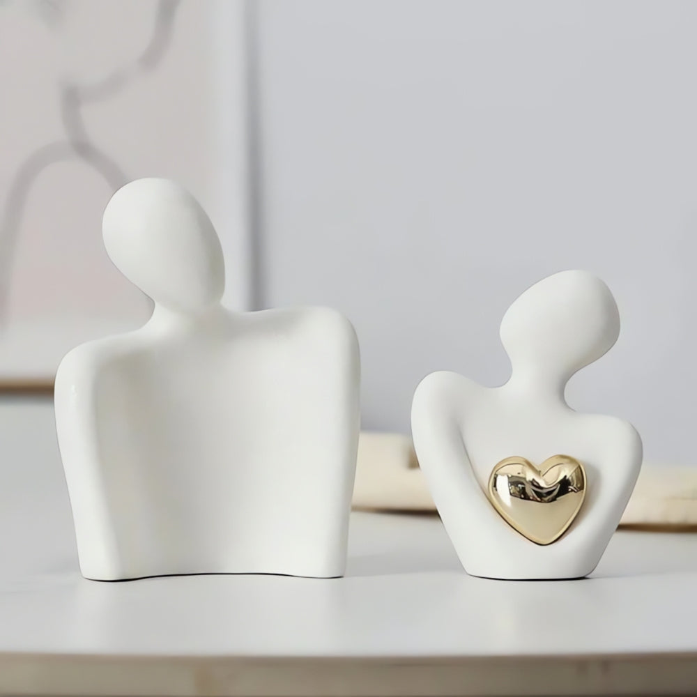 Abstract Couple Holding Heart Figurine – Modern Resin Sculpture for Home Decor, Wedding Gift, Anniversary Display – Minimalist Love Statue | Thomler