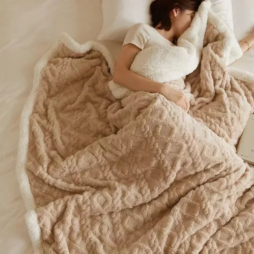Plush Polyester Throw Blanket for Bed, Couch & Sofa - Lightweight All-Season Layer for Bedroom or Living Room | Thomler