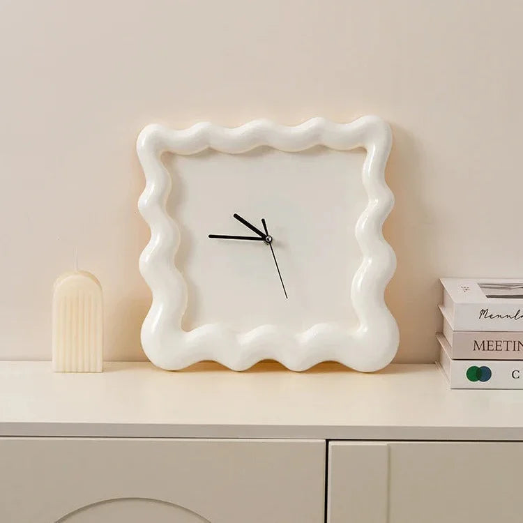 Wandklok Wit Golvend Frame 30cm Minimalistisch ABS Woonkamer Slaapkamer Modern | Sansoti