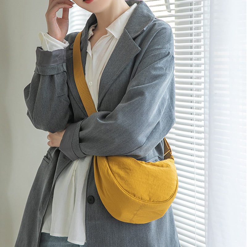 Curved Shoulder Bag for Women – Soft PU Leather Crossbody Purse with Adjustable Strap for Everyday Wear & Travel | Thomler
