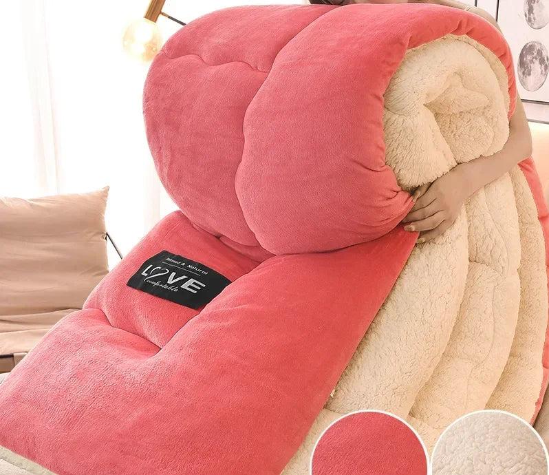 Plush Flannel Winter Comforter with Wool Fill – Extra Warm Quilted Bedding for Cold Nights | Thomler