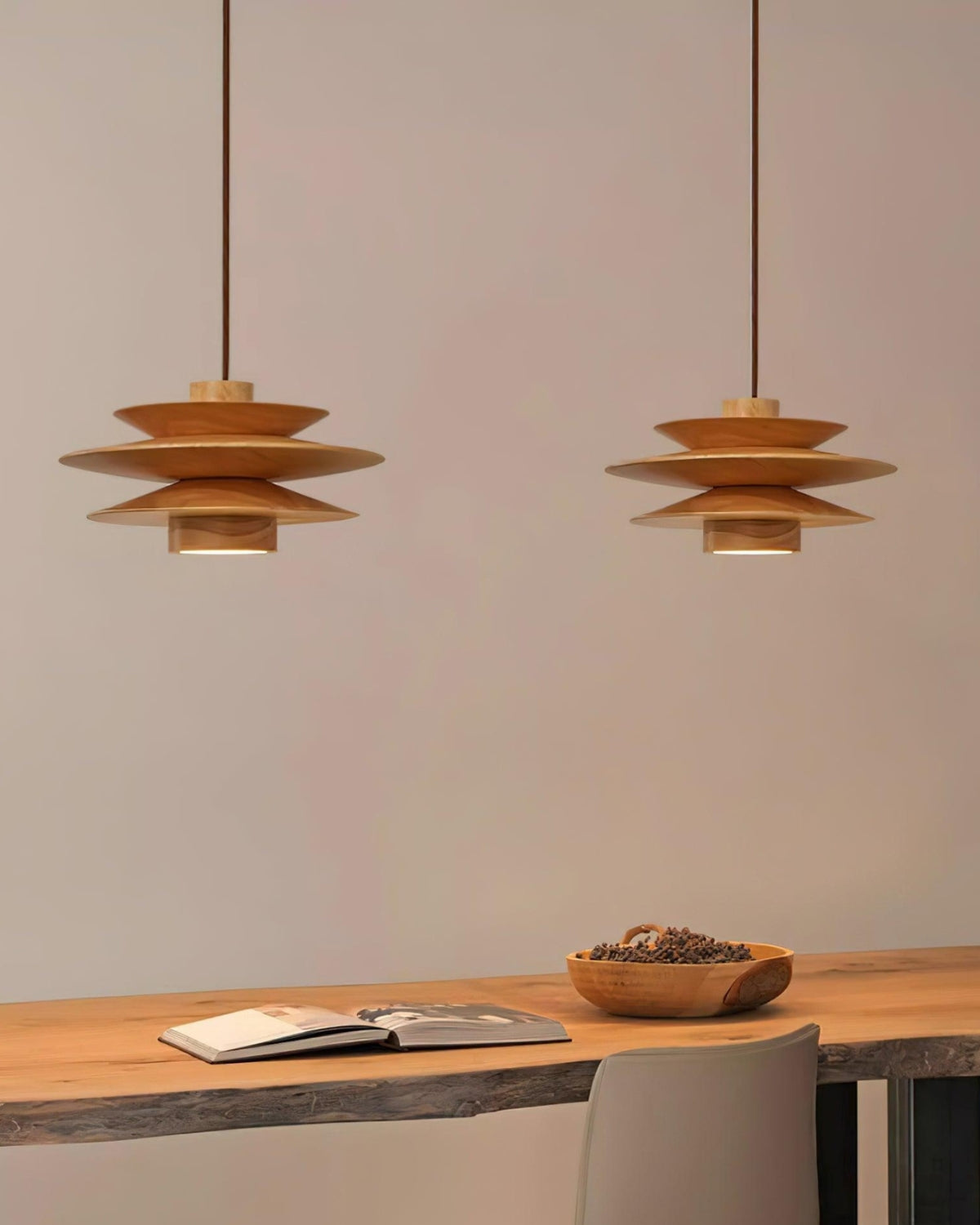 Moderne walnoot houten hanglamp met gelaagd design – stijlvolle plafondlamp voor eetkamer en woonkamer met warme lichtverspreiding | Sansoti