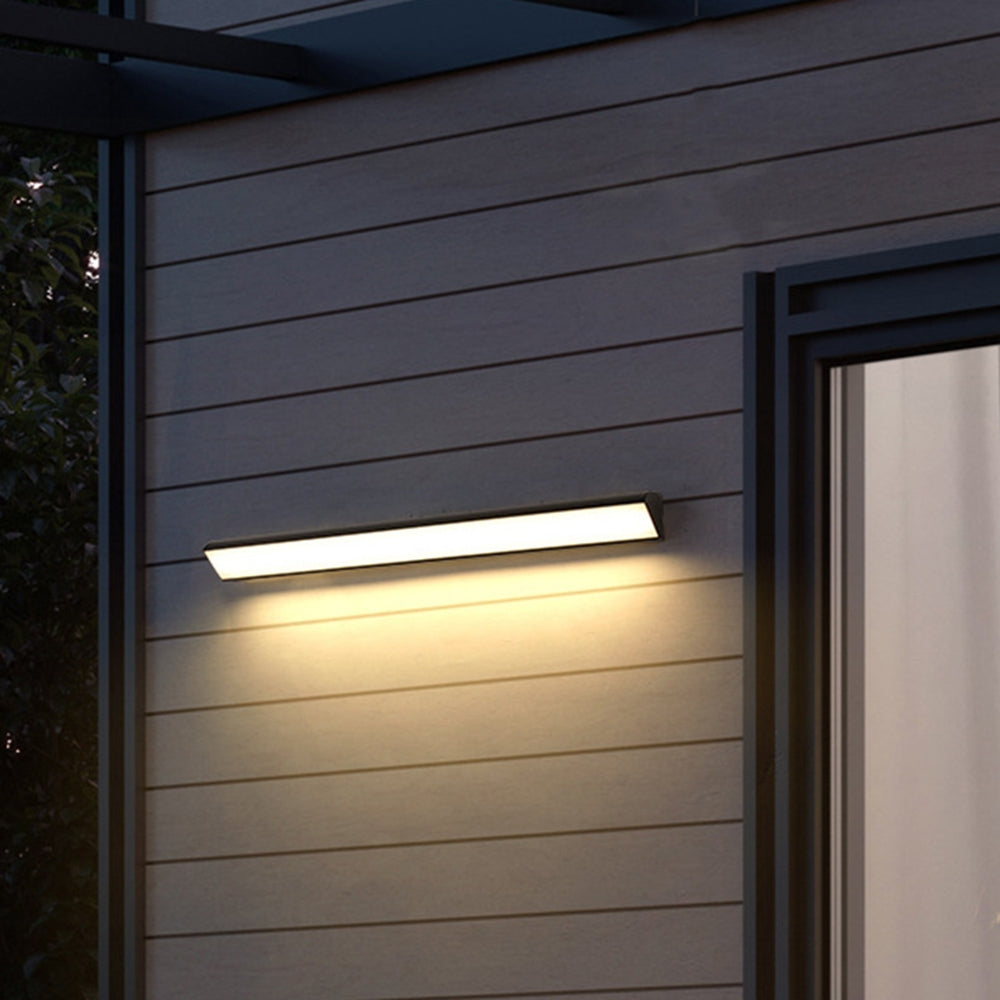 Weather-Resistant Linear LED Outdoor Sconce for Patio & Entryway – Black Finish | Thomler