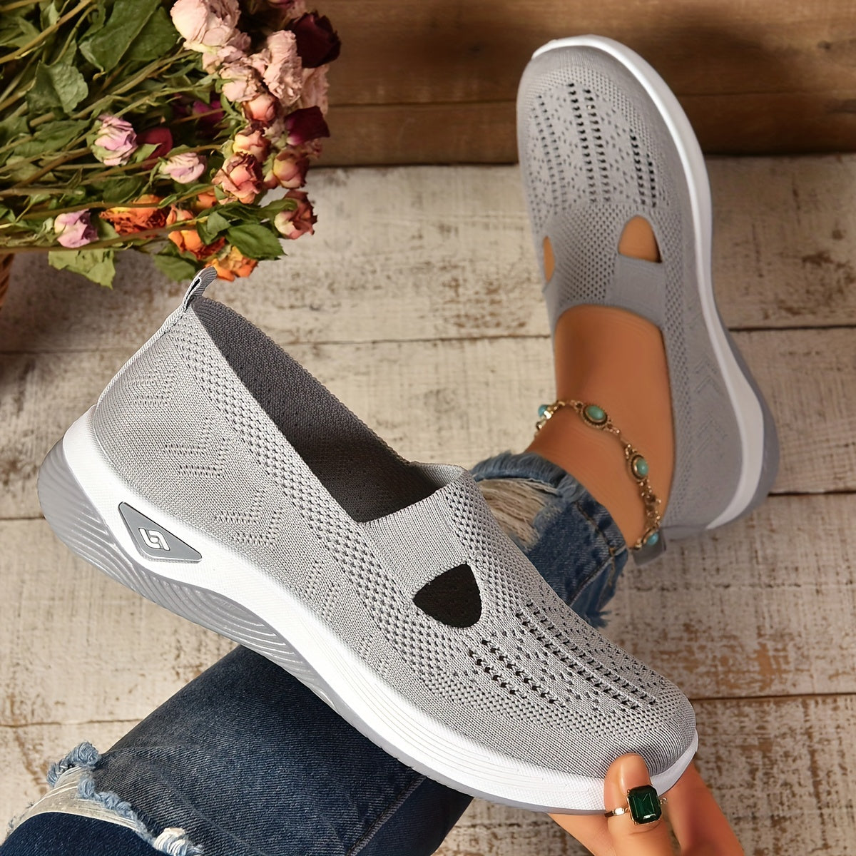 Women's Arch Support Slide Sandals with Cushioned Footbed – Anti-Slip Indoor Outdoor Slip-On Slides for All-Day Comfort | Thomler