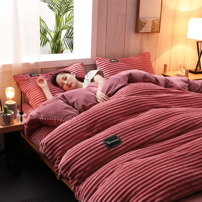 Plush Velvet Bedding Set – Ultra-Soft Coral Fleece Winter Duvet Cover with Fitted Sheet & Pillowcases for Cozy Warmth | Thomler