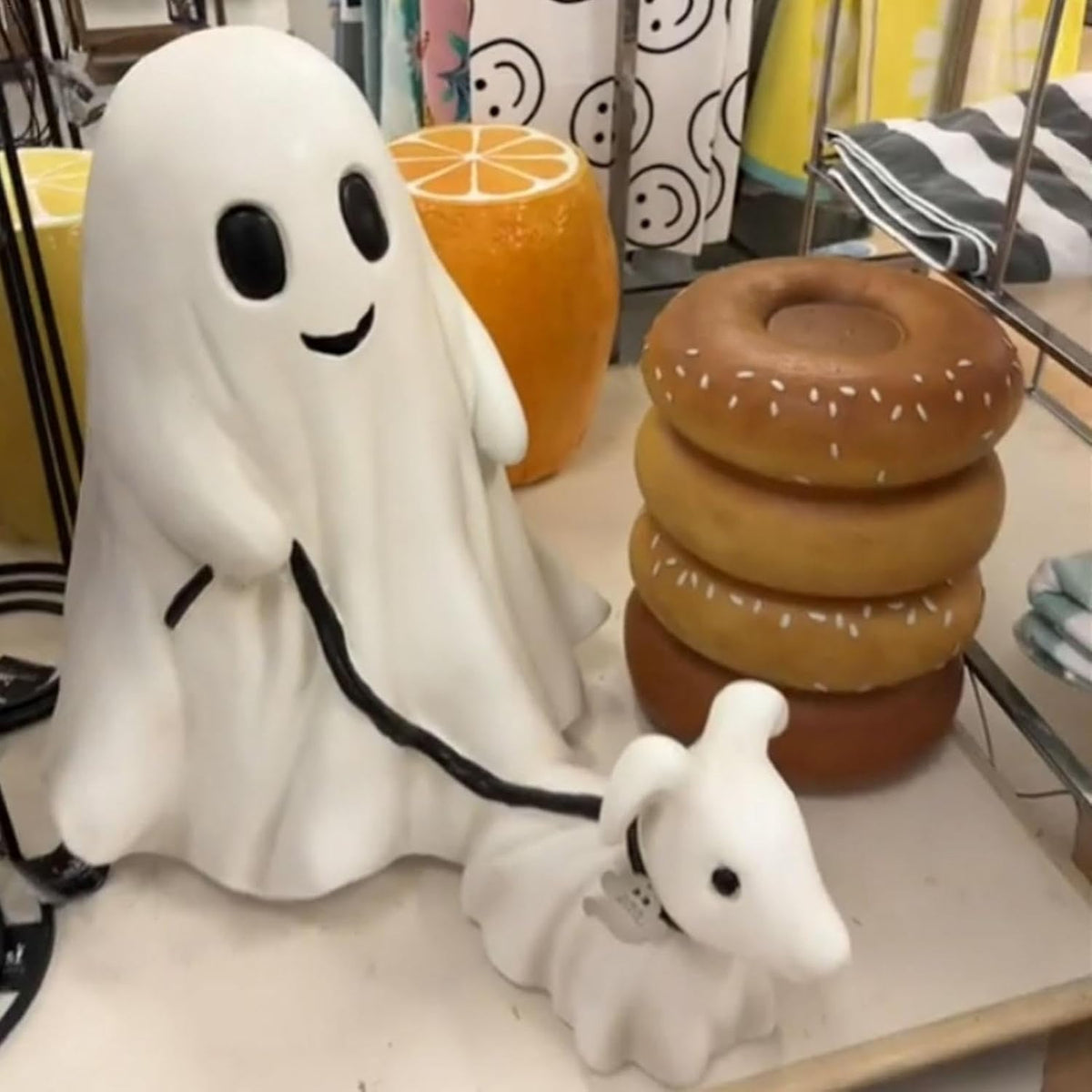 Friendly Pup in Sheet Resin Figurine – Whimsical October Table Accent for Seasonal Displays, Host Gifts & Year-Round Collections | Thomler