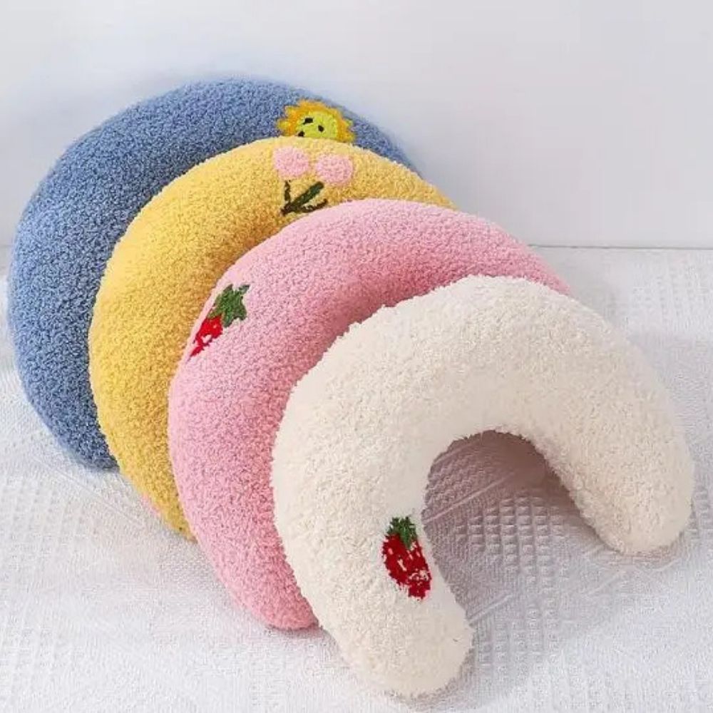 Bolstered Pet Bed for Dogs & Cats | Anxiety Relief Sleeping Cushion with Raised Edges | Machine Washable Portable Travel Pillow | Plush | Thomler