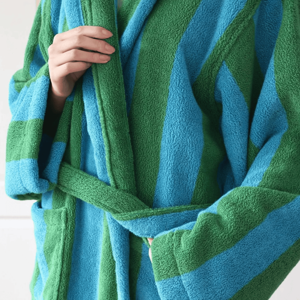 Heavyweight Organic Cotton Spa Robe for Women – Woven Jacquard Striped Bathrobe with Absorbent Quick-Dry Fabric | Thomler