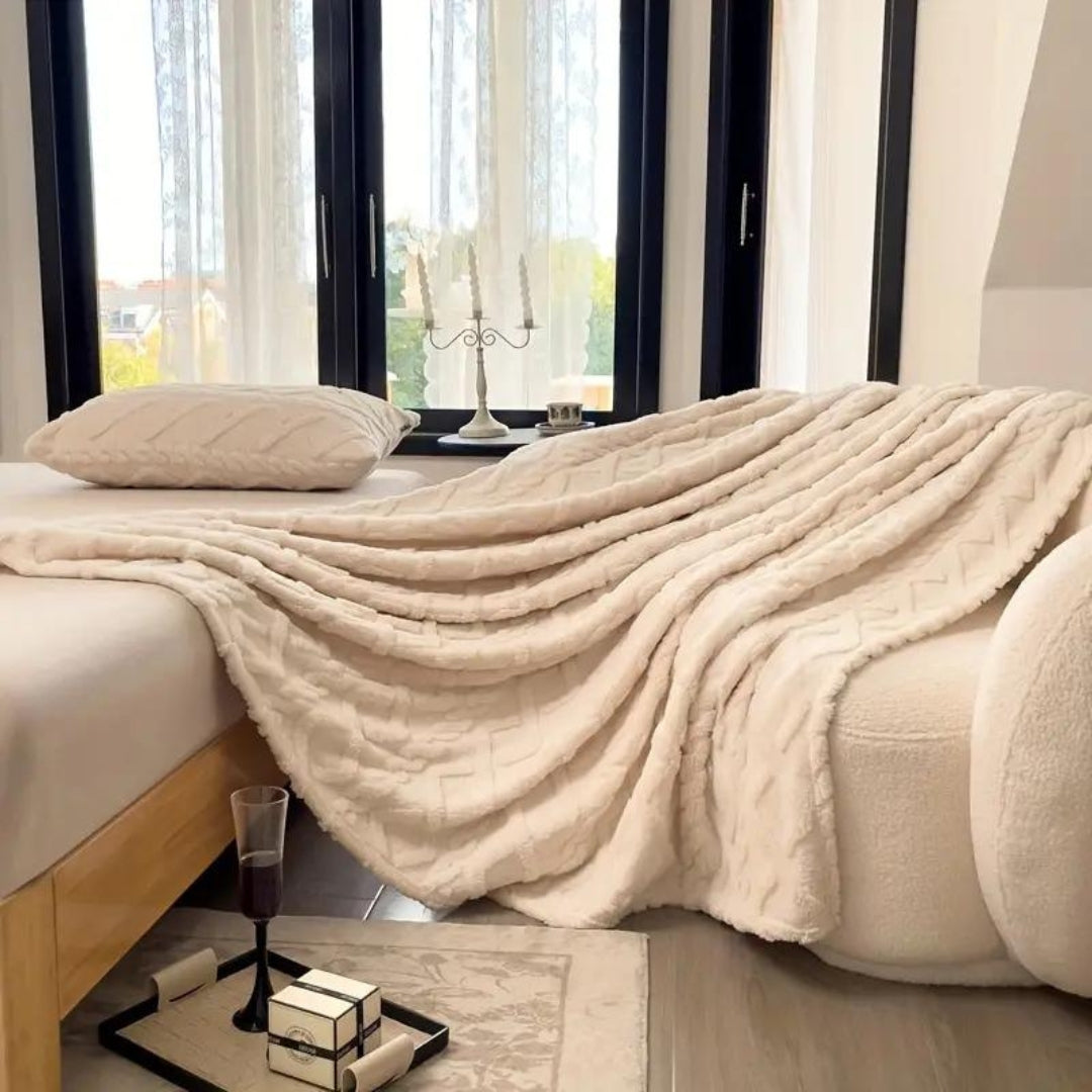 Plush Textured Fleece Throw Blanket – Year-Round Softness for Couch, Bed & Travel – Breathable 3D Knit Design – Perfect for Living Room | Thomler