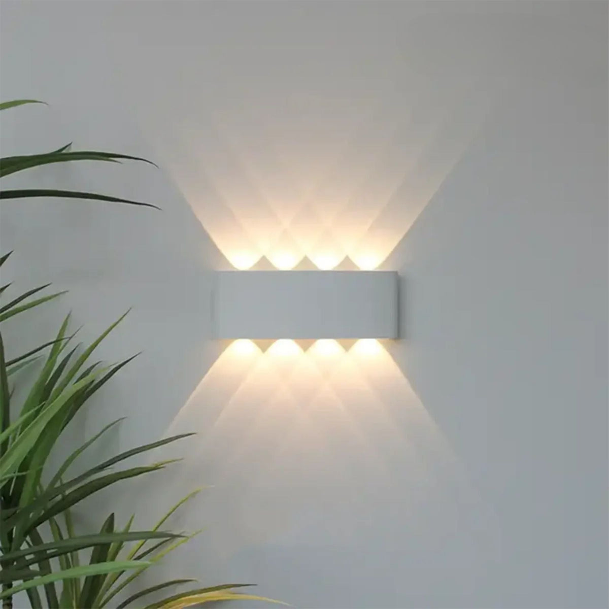 Modern LED Wall Sconce for Indoor & Outdoor Use – Sleek IP65 Weatherproof Fixture in White or Black Finish | Thomler