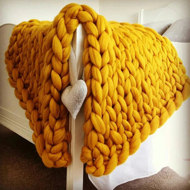 Chunky Knit Throw Blanket – Soft Acrylic Cable Weave for Couch, Bed & Home Decor – Machine Washable Texture Accent | Thomler