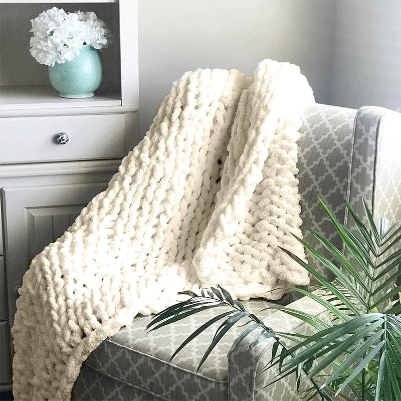 Chunky Knit Throw Blanket – Soft Acrylic Cable Weave for Couch, Bed & Home Decor – Machine Washable Texture Accent | Thomler